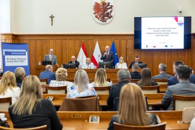 2026_05_13_umowy_FEdKIP_fot_Szymon_Zdzieblo_015